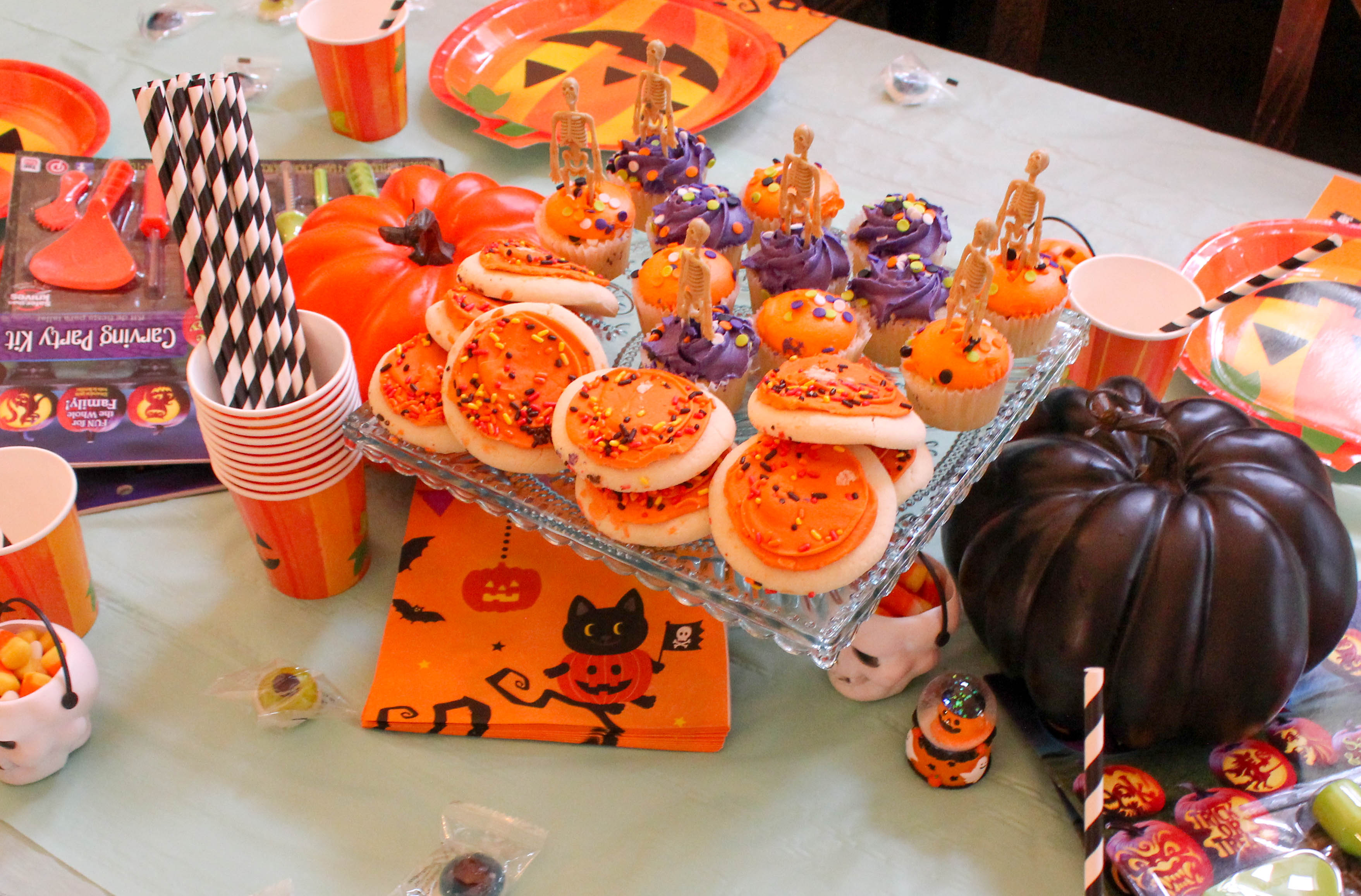 How to Host An Awesome Pumpkin Carving Party for Kids - RITZY PARTIES