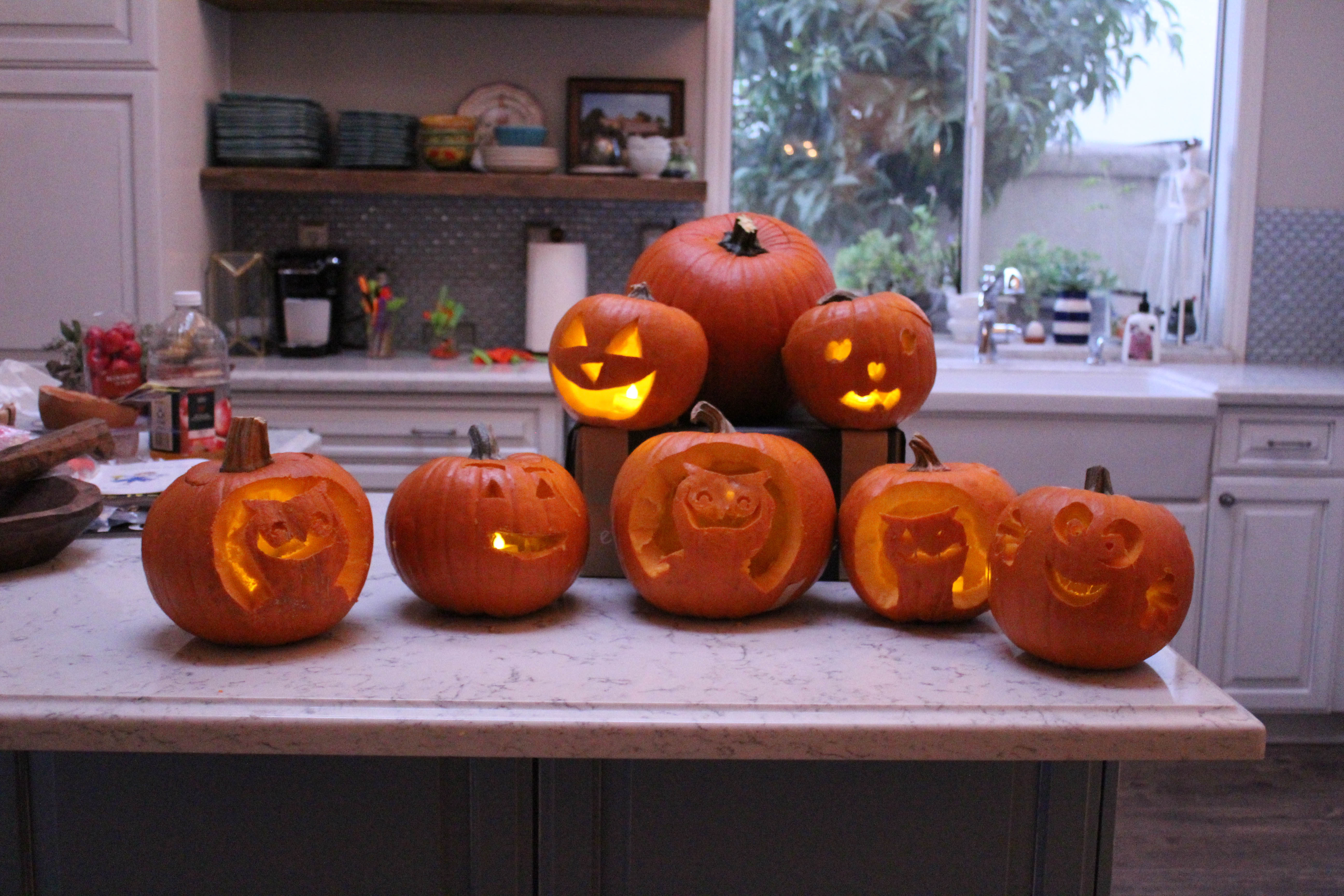 pumpkin-carving-party-costumes-kids-halloween-54