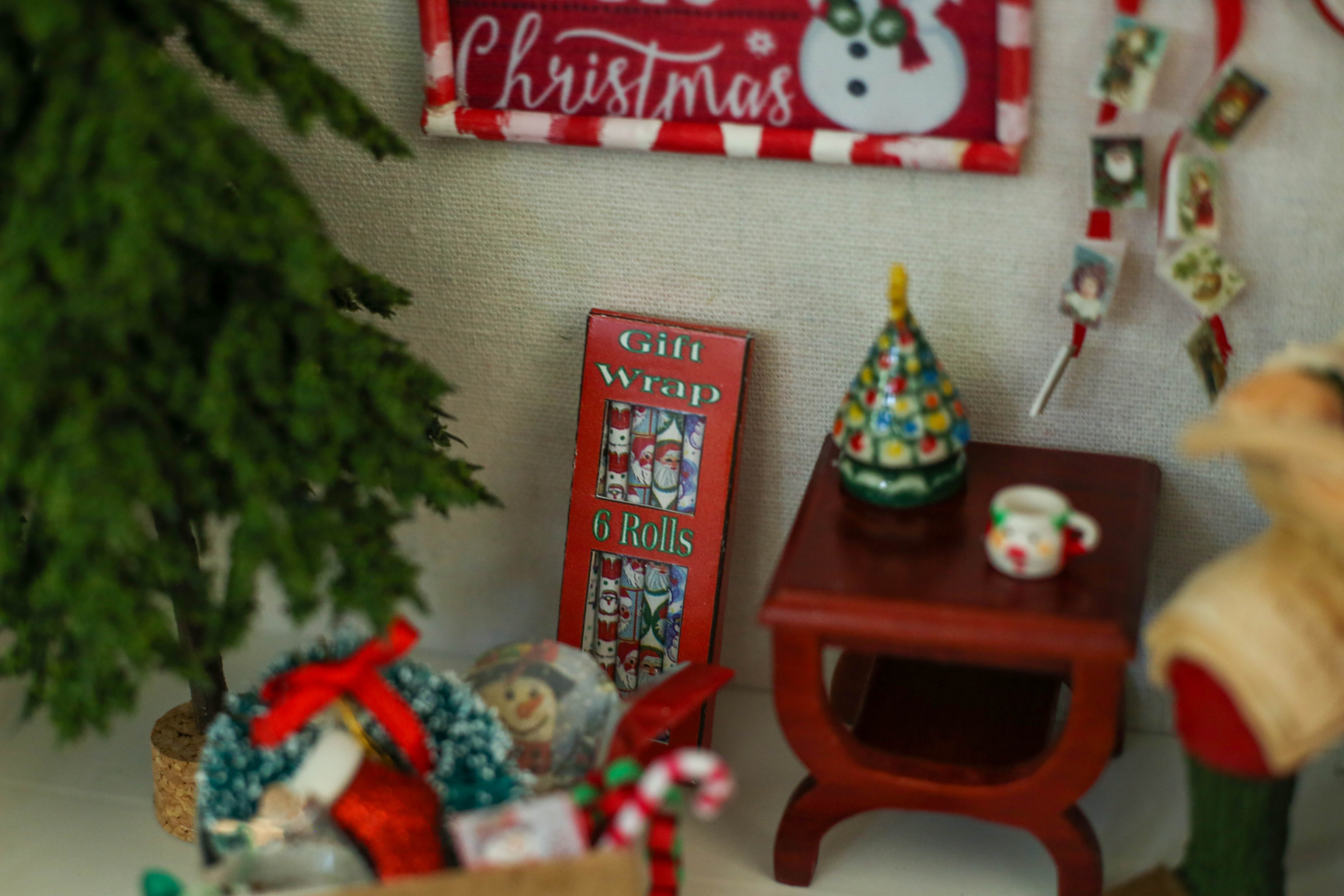 Christmas Countdown Miniature Scene - RITZY PARTIES