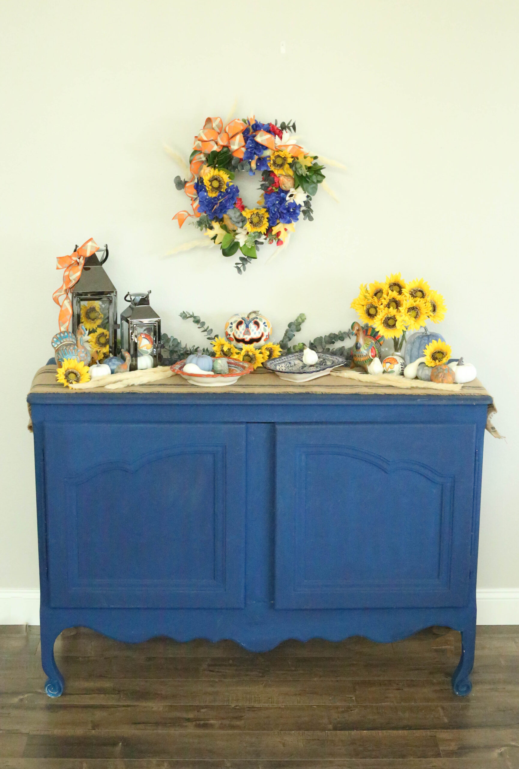 cobalt blue buffet with thanksgiving decor