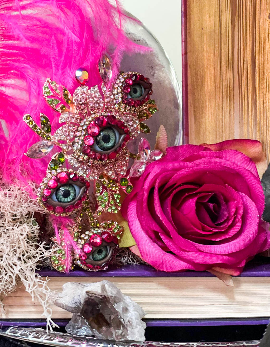 fortune teller centerpiece with eyeball brooch